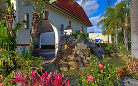 Maingate Lakeside Resort